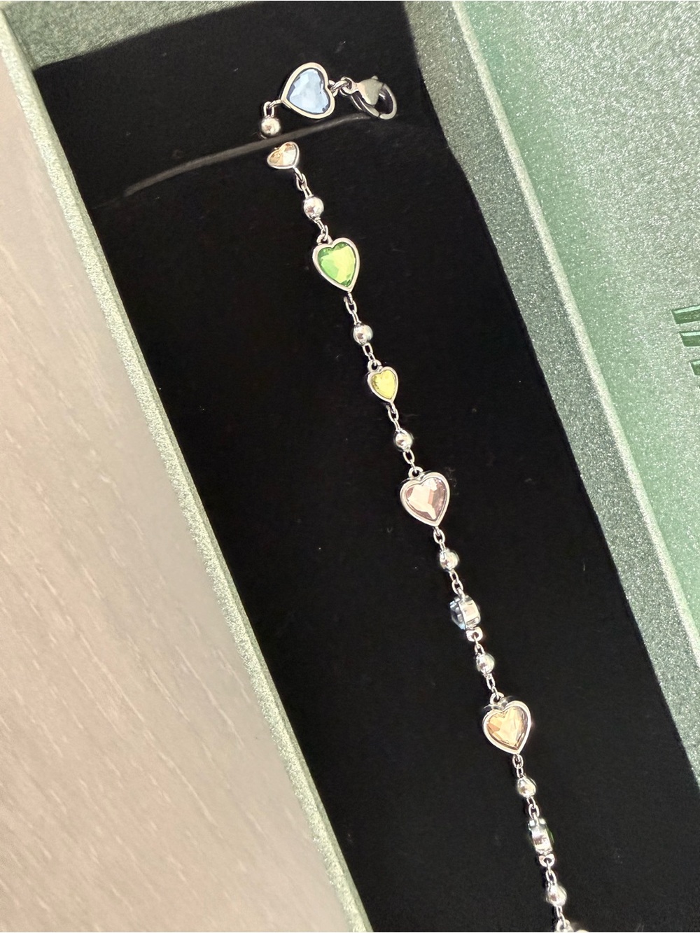 Taylor Swift Pastel Heart Bracelet - Silver Chain with Multicolor Hearts - Picture 2 of 3